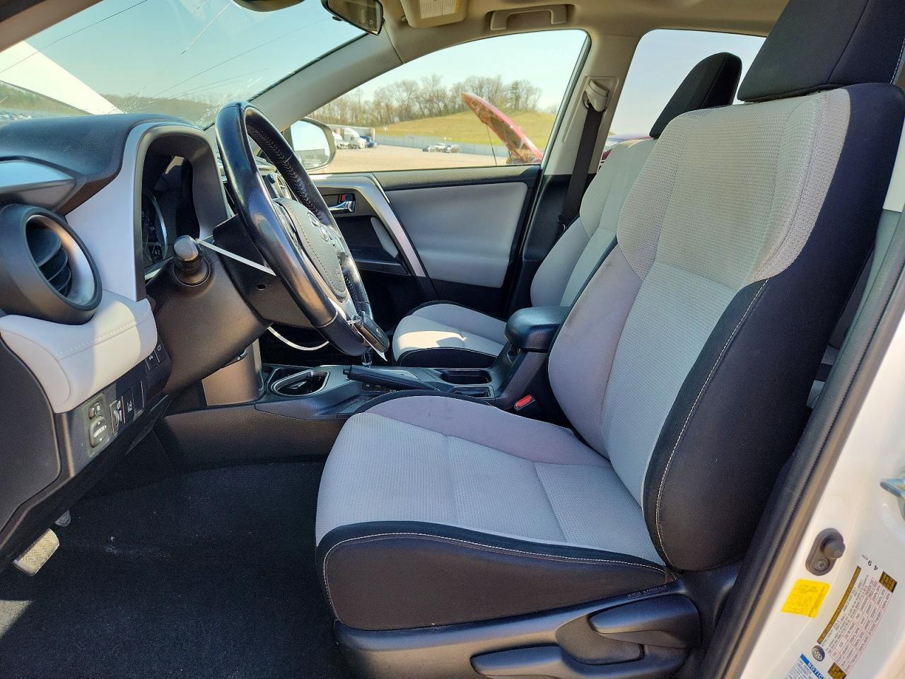 Toyota RAV4 AWD 4dr XLE (Natl) 2016