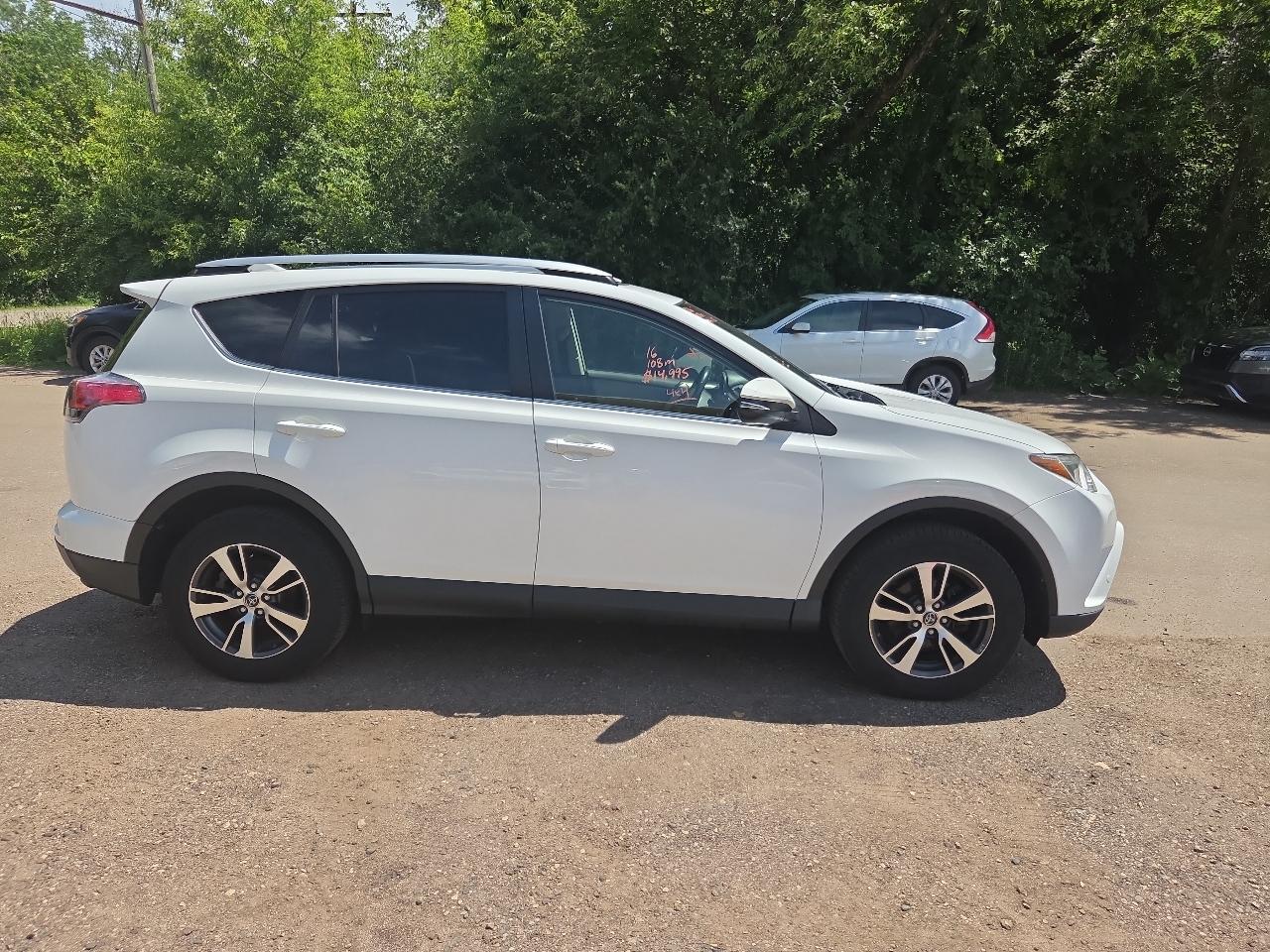 Toyota RAV4 AWD 4dr XLE (Natl) 2016