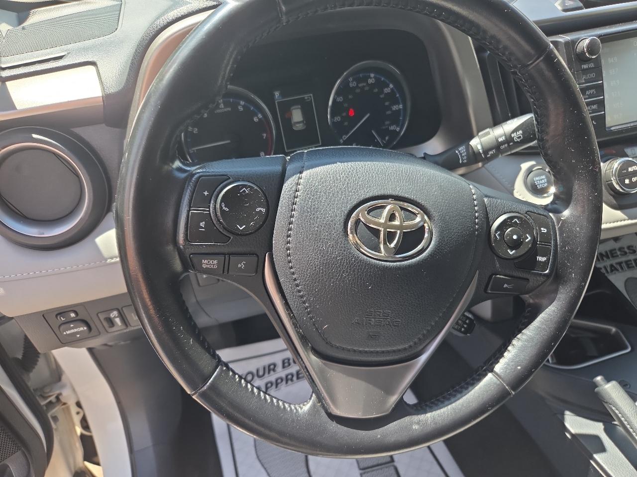 Toyota RAV4 AWD 4dr XLE (Natl) 2016