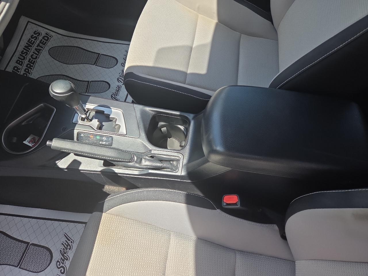 Toyota RAV4 AWD 4dr XLE (Natl) 2016