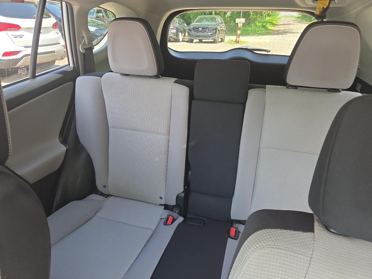 Toyota RAV4 AWD 4dr XLE (Natl) 2016