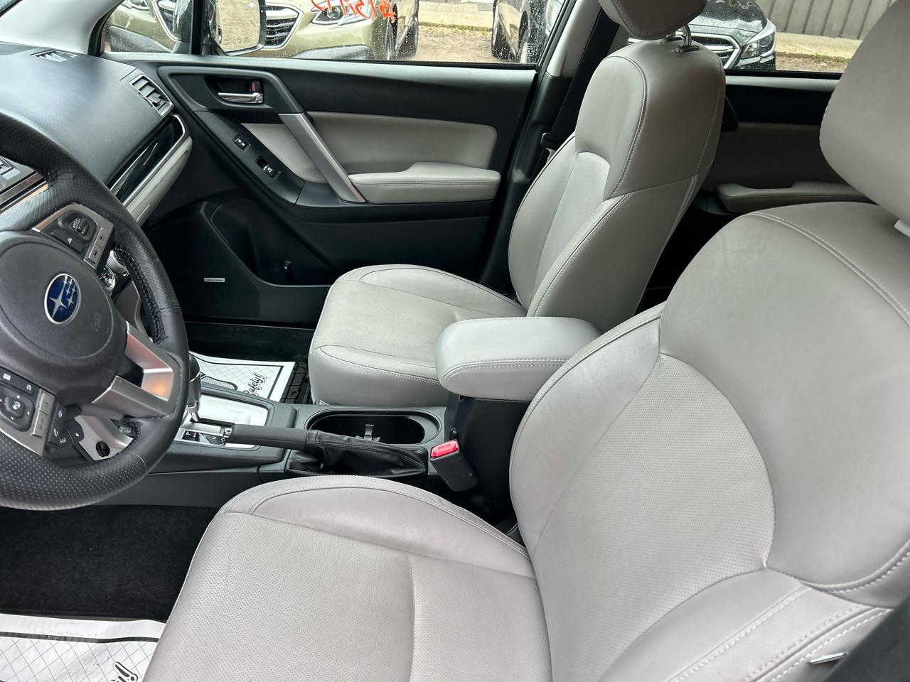 Subaru Forester 2.5i Limited CVT 2017
