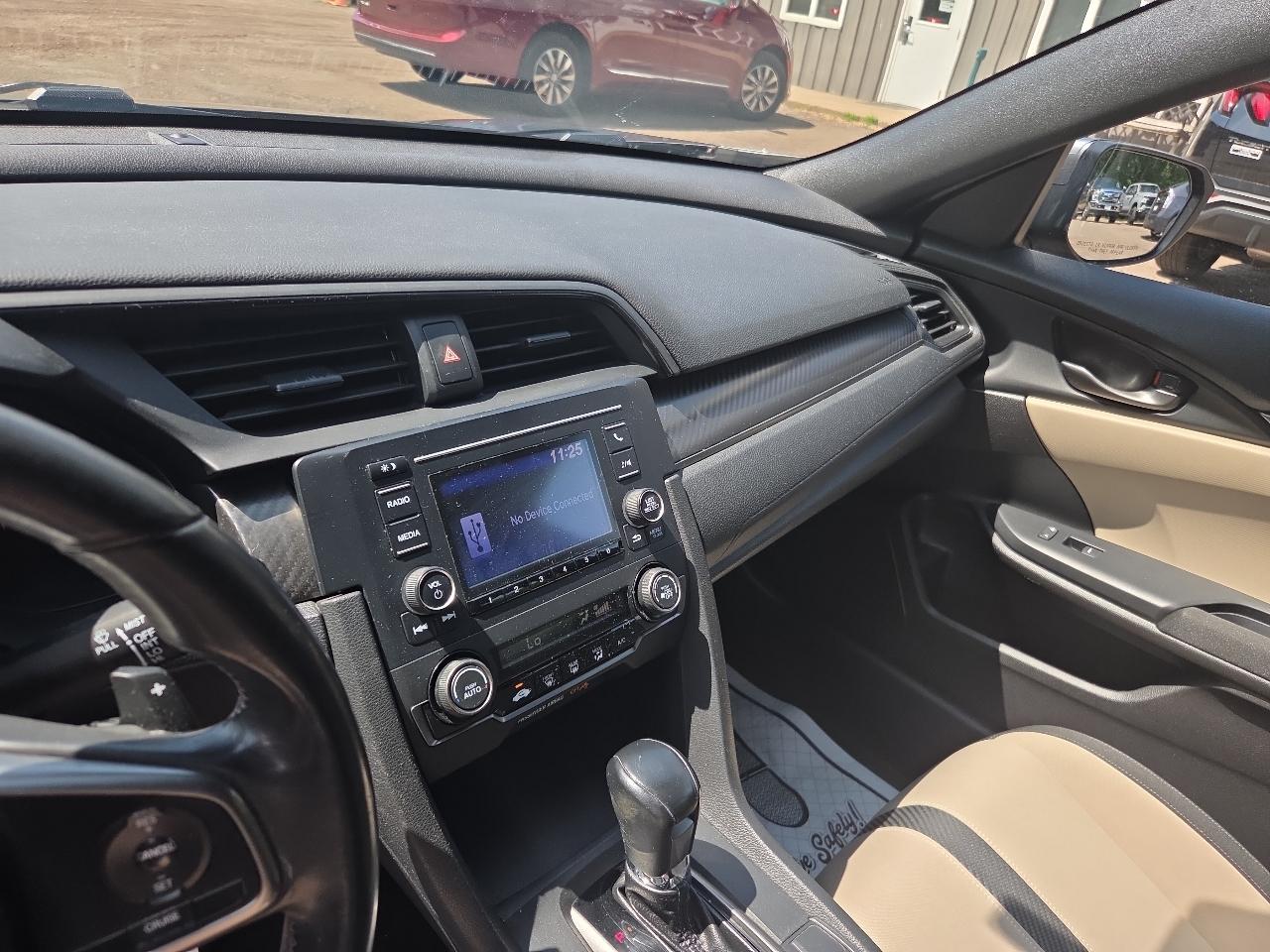 Honda Civic Hatchback Sport CVT 2017