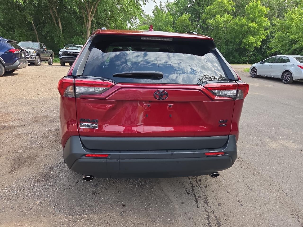 Toyota RAV4 XLE AWD (Natl) 2019
