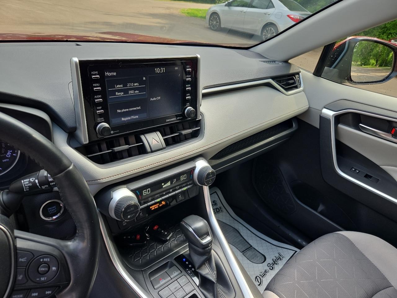 Toyota RAV4 XLE AWD (Natl) 2019