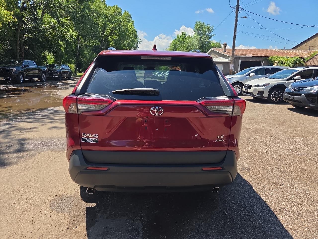 Toyota RAV4 LE AWD (Natl) 2019