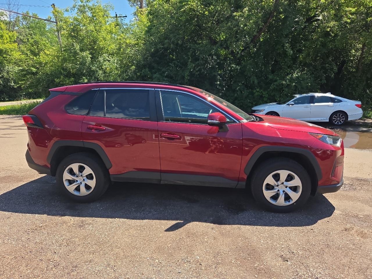 Toyota RAV4 LE AWD (Natl) 2019