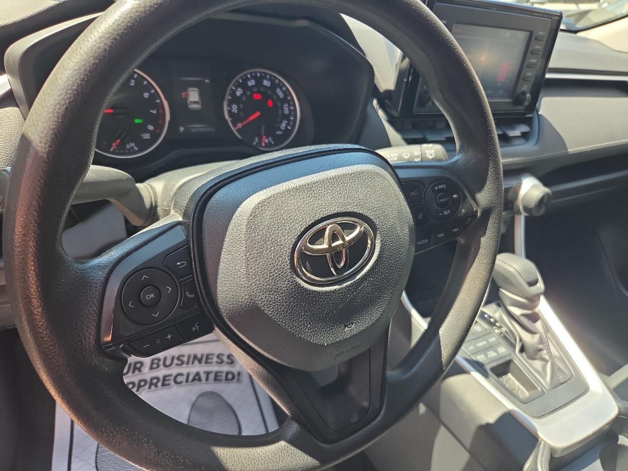 Toyota RAV4 LE AWD (Natl) 2019