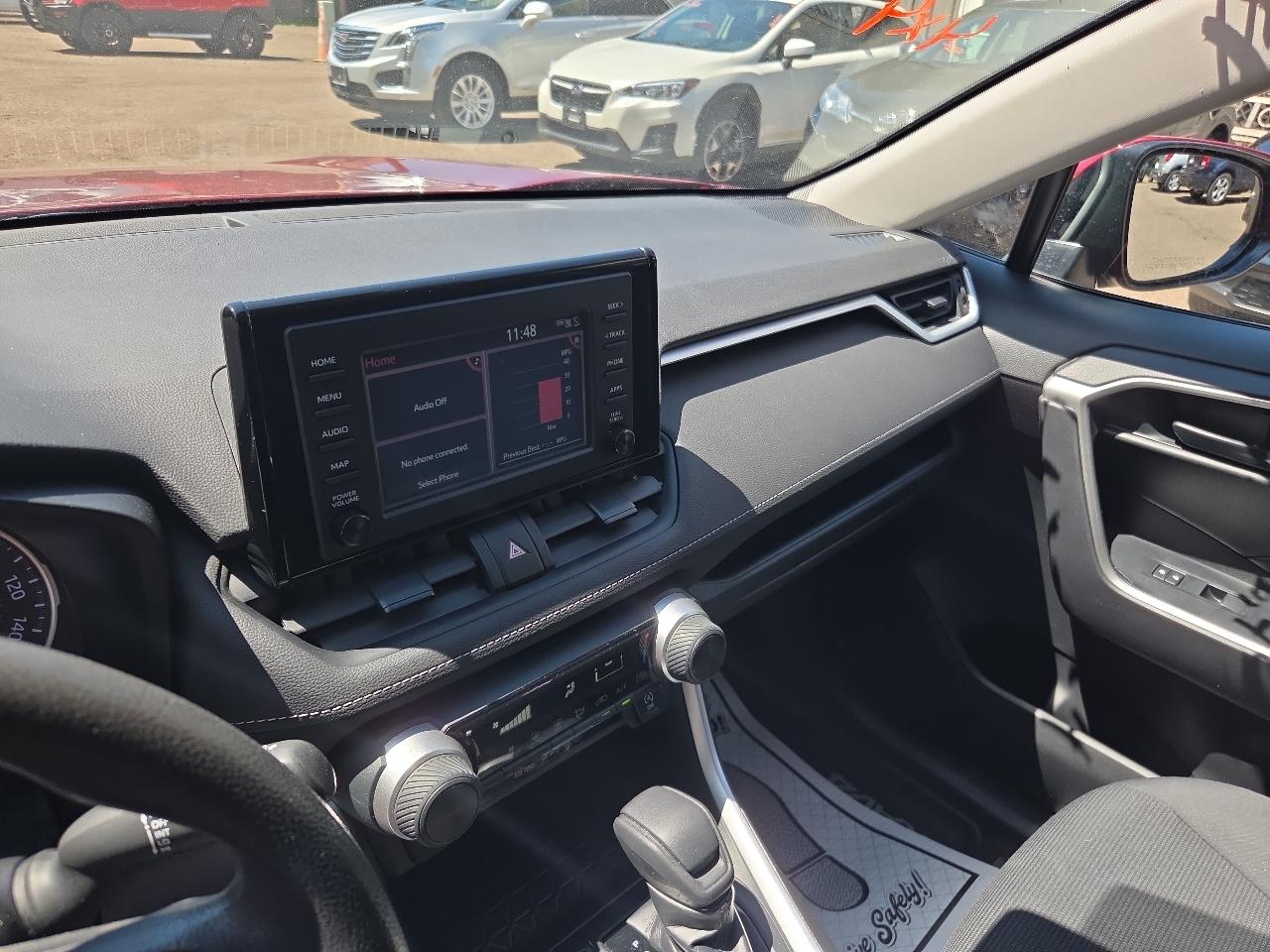 Toyota RAV4 LE AWD (Natl) 2019