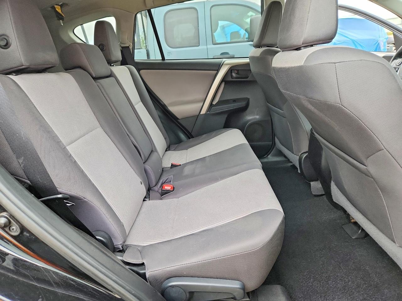 Toyota RAV4 FWD 4dr LE (Natl) 2015