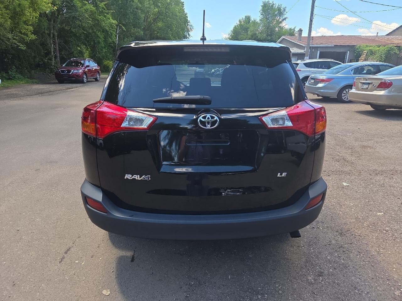 Toyota RAV4 FWD 4dr LE (Natl) 2015