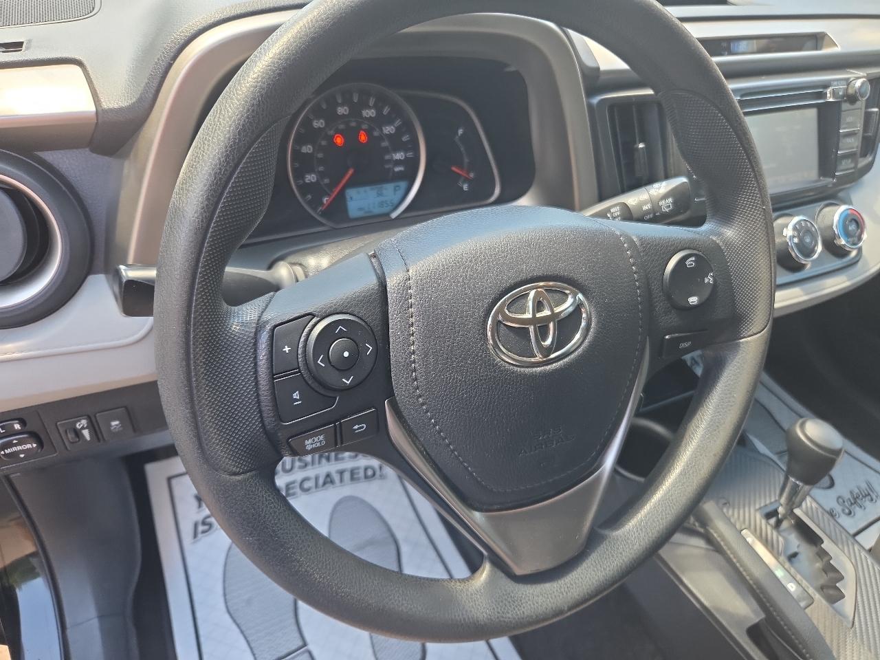 Toyota RAV4 FWD 4dr LE (Natl) 2015