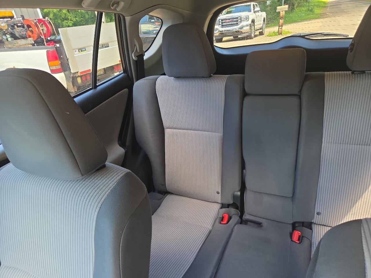 Toyota RAV4 FWD 4dr LE (Natl) 2015