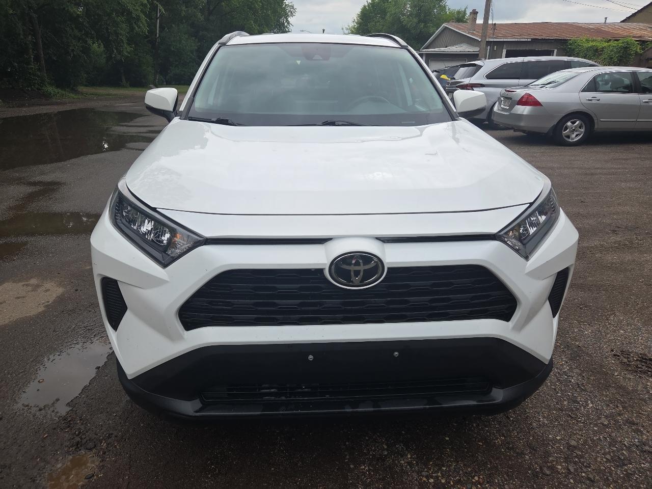 Toyota RAV4 LE AWD (Natl) 2021