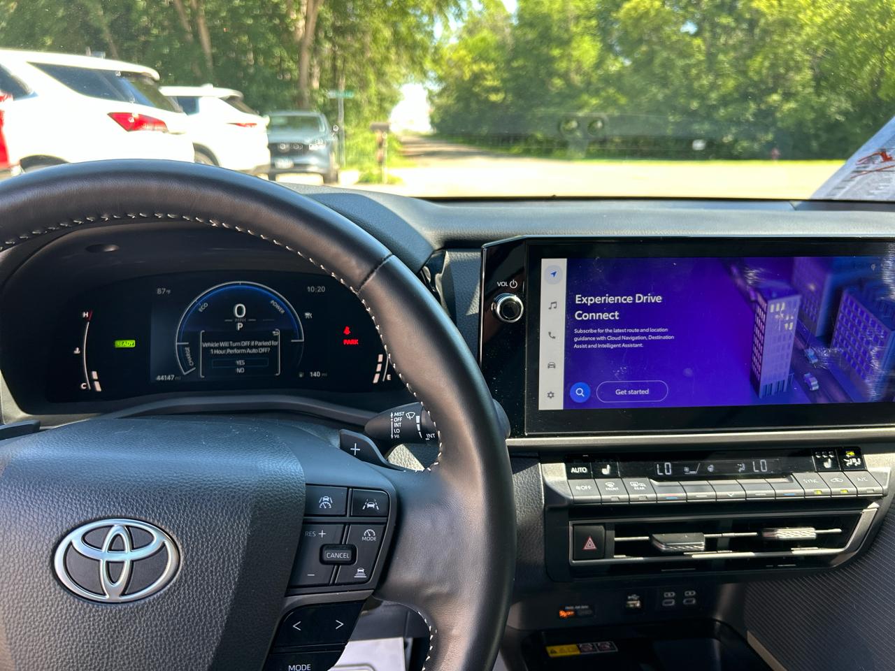 Toyota Camry LE (Natl) 2025