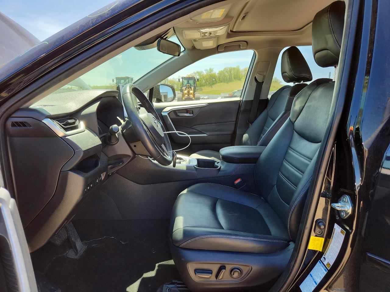 Toyota RAV4 Hybrid XLE Premium AWD (Natl) 2022