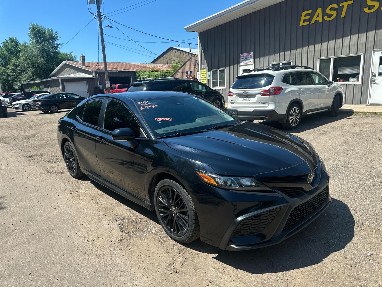 Toyota Camry SE Nightshade Auto (Natl) 2021
