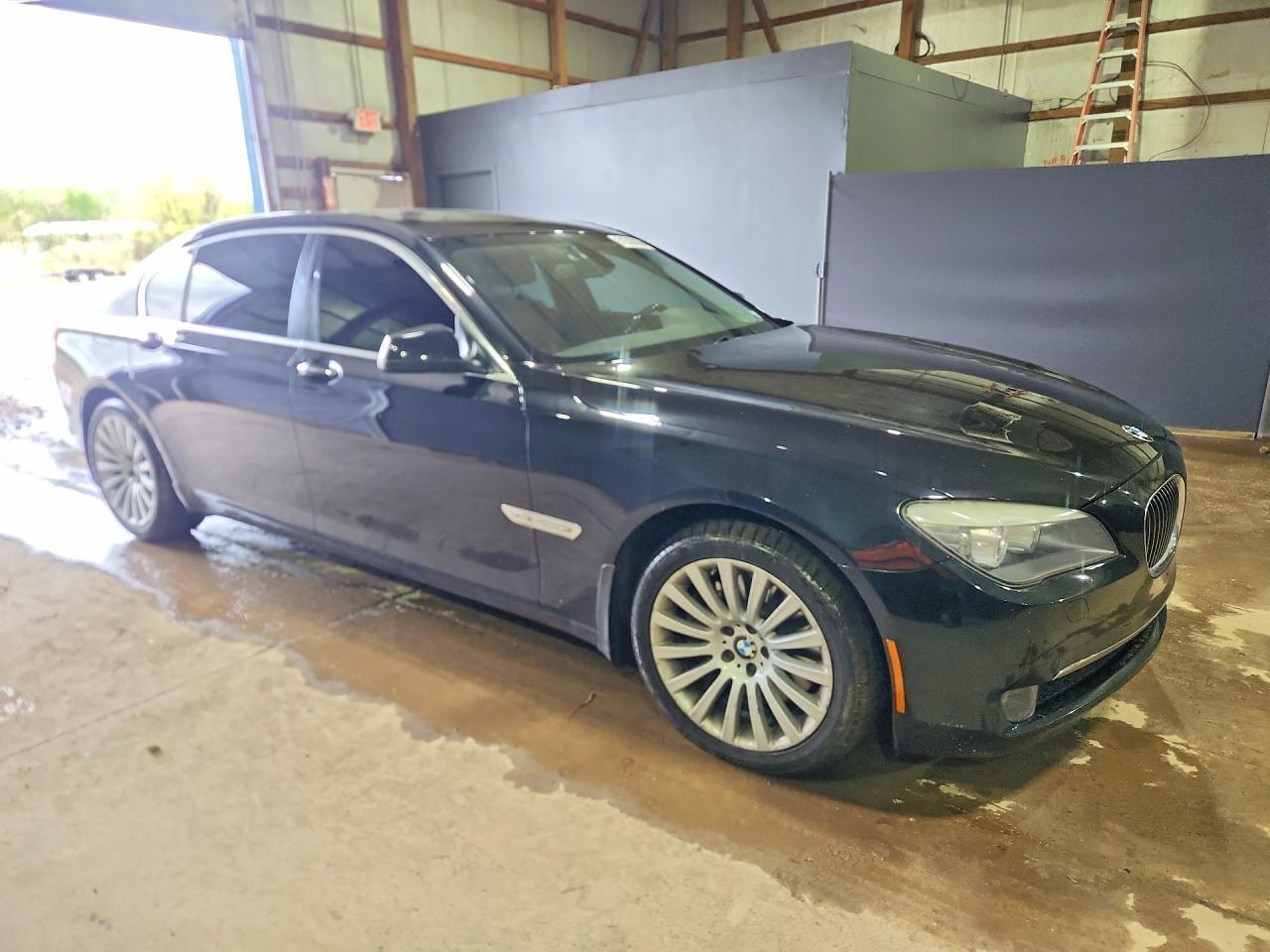 BMW 7 Series 4dr Sdn 750Li xDrive AWD 2012