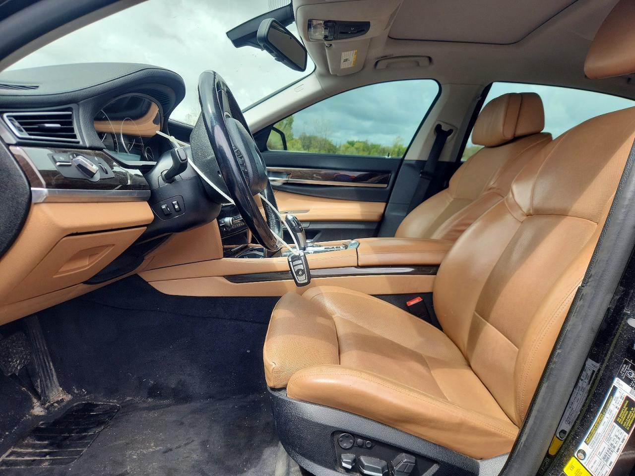 BMW 7 Series 4dr Sdn 750Li xDrive AWD 2012