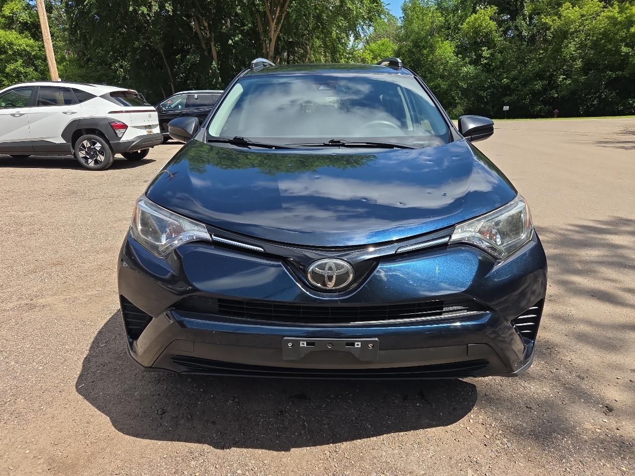 Toyota RAV4 LE AWD (Natl) 2018
