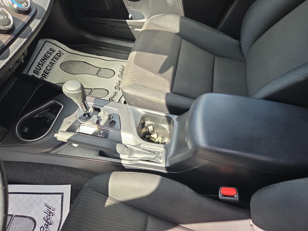 Toyota RAV4 LE AWD (Natl) 2018