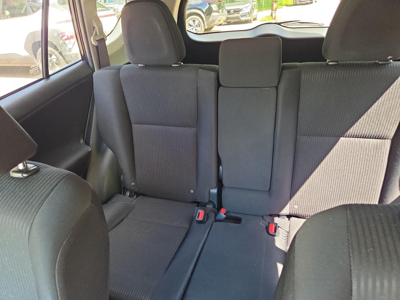 Toyota RAV4 LE AWD (Natl) 2018