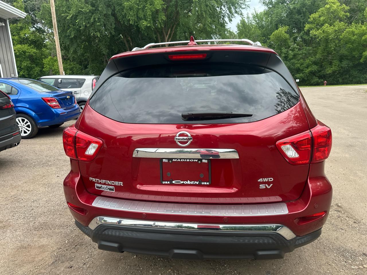 Nissan Pathfinder 4x4 SV 2019