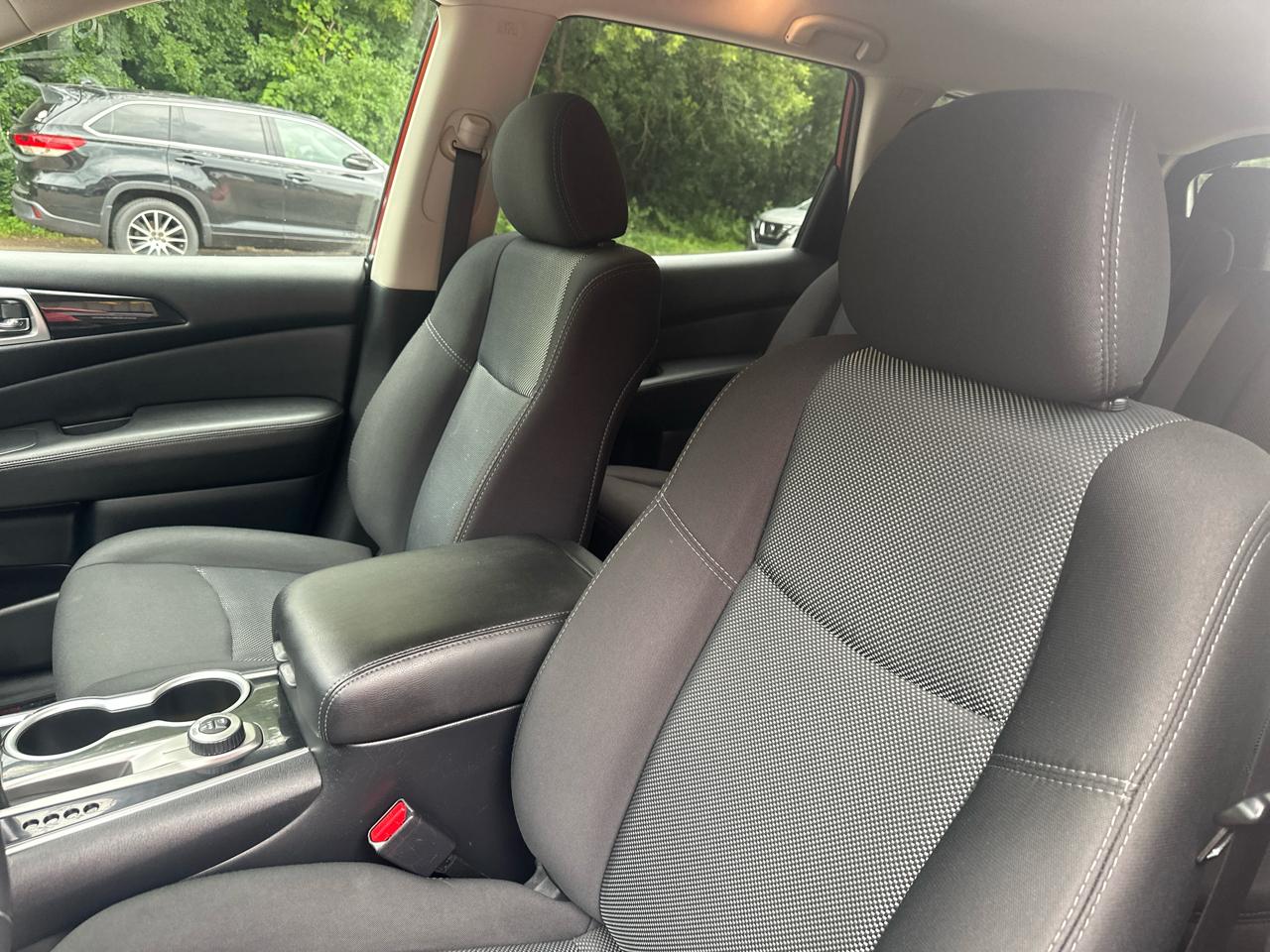 Nissan Pathfinder 4x4 SV 2019