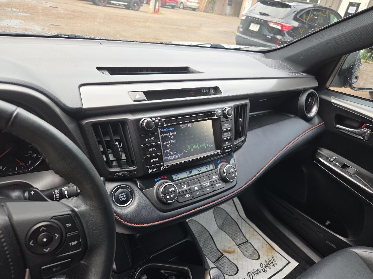 Toyota RAV4 SE AWD (Natl) 2017