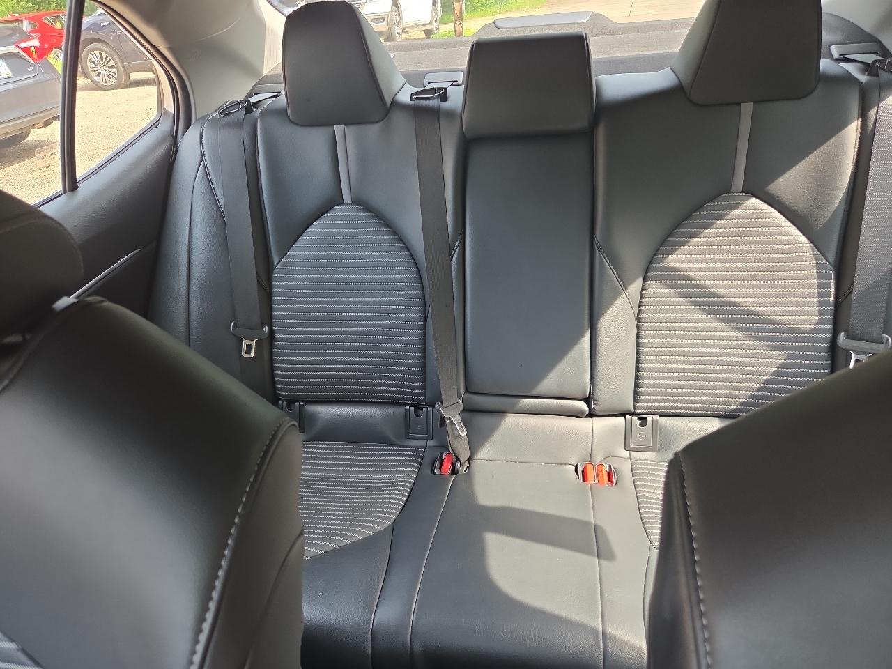 Toyota Camry SE Auto AWD (Natl) 2020