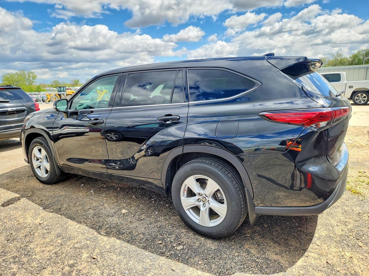 Toyota Highlander LE AWD (Natl) 2020