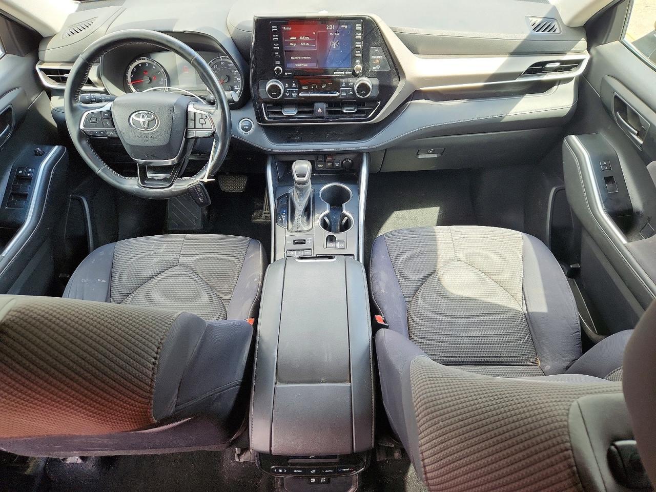 Toyota Highlander LE AWD (Natl) 2020