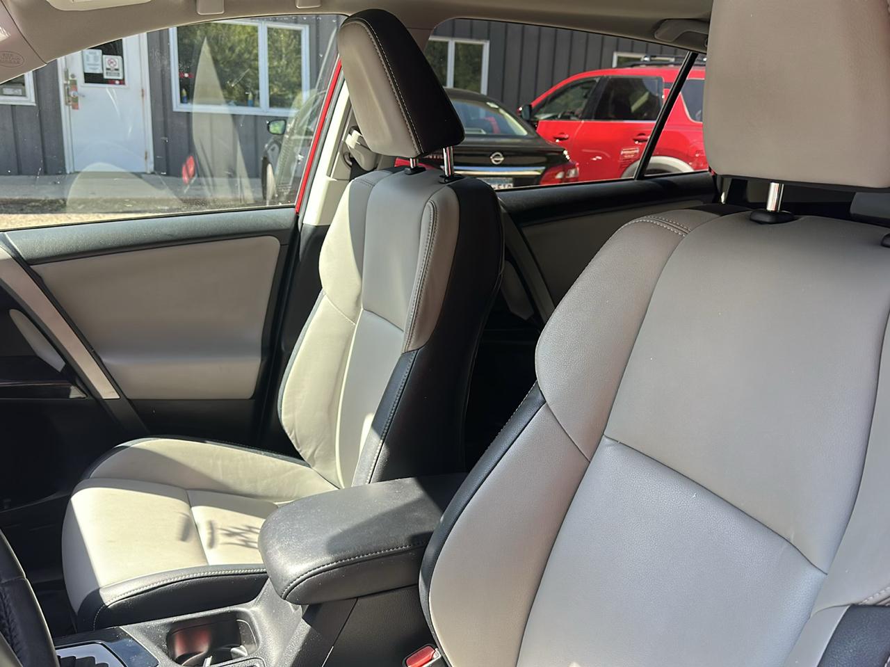 Toyota RAV4 Limited AWD (Natl) 2017