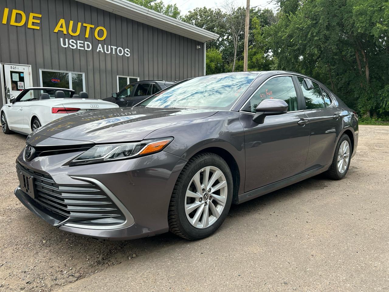 Toyota Camry LE Auto (Natl) 2021