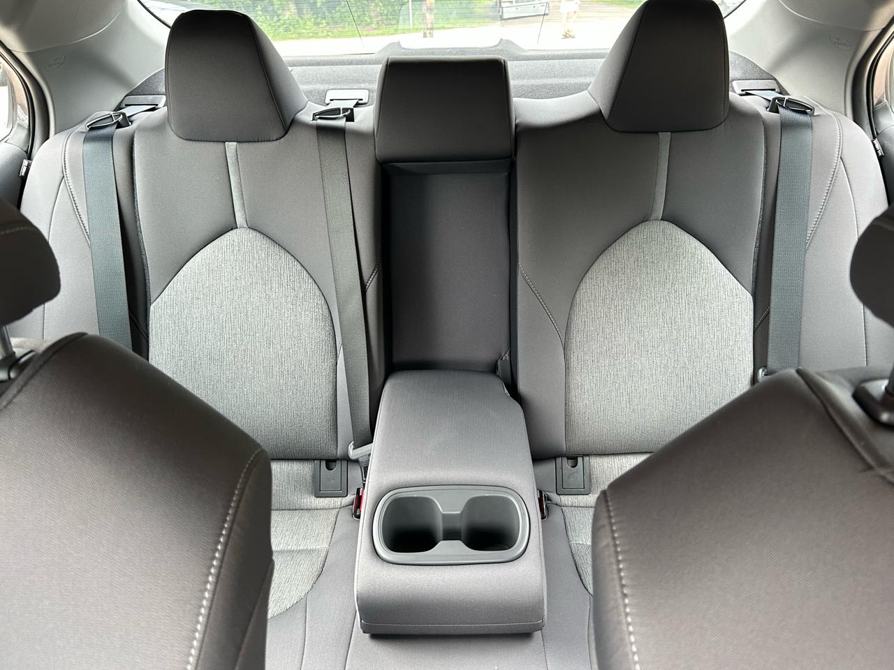 Toyota Camry LE Auto (Natl) 2021