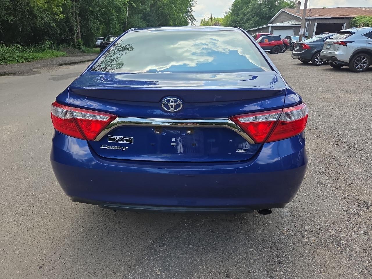 Toyota Camry 4dr Sdn I4 Auto XLE (Natl) 2016