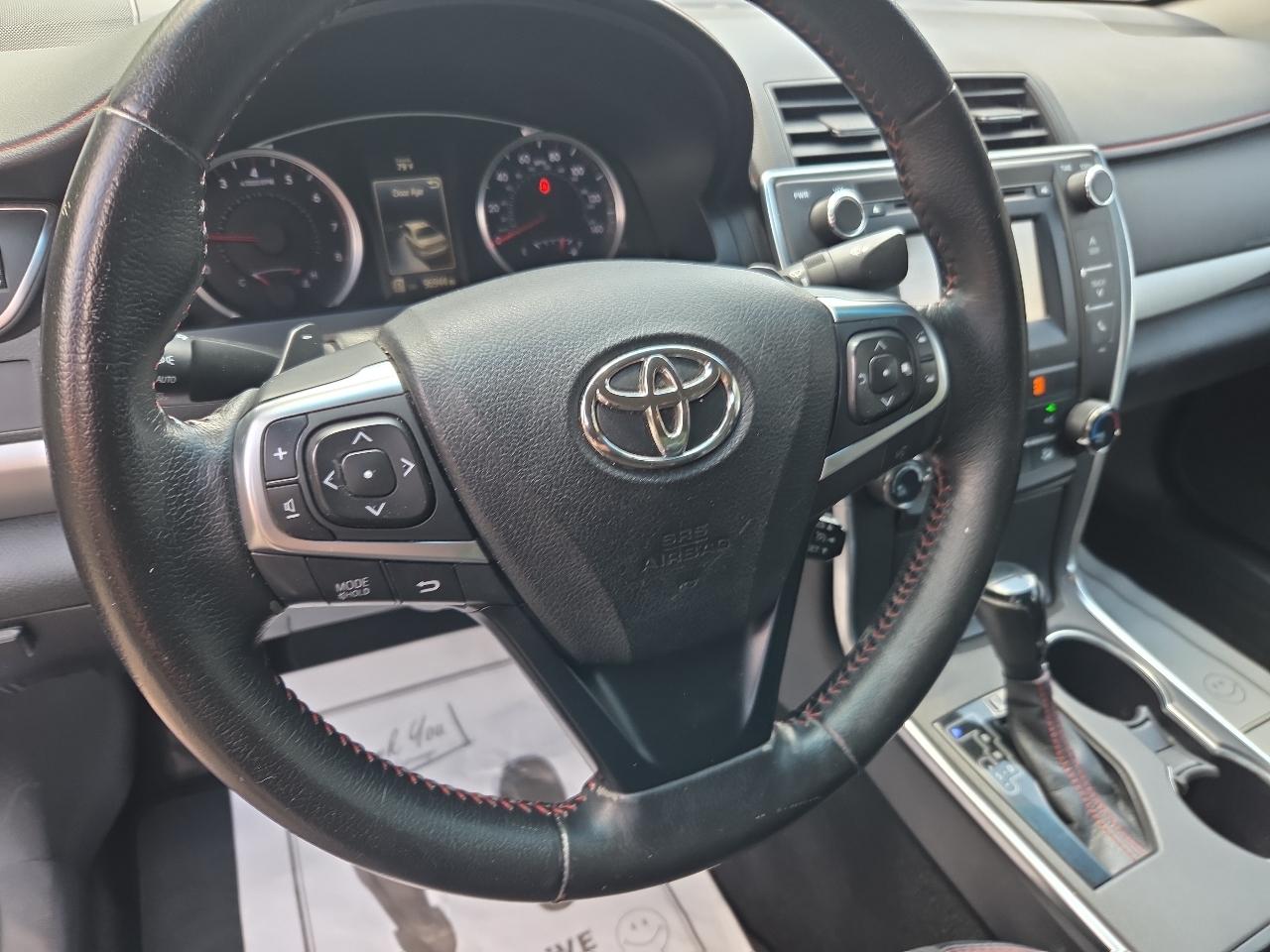 Toyota Camry 4dr Sdn I4 Auto XLE (Natl) 2016
