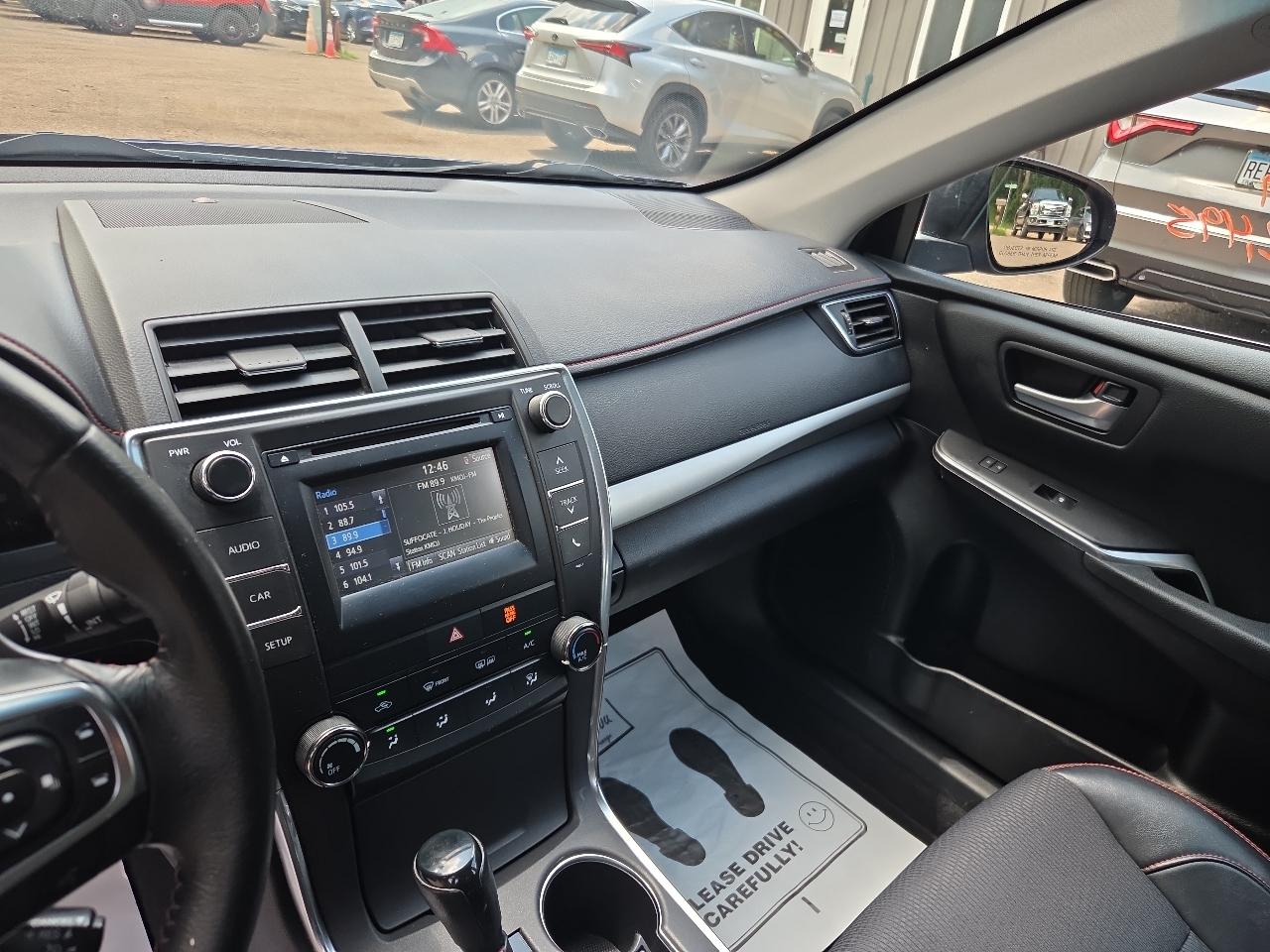 Toyota Camry 4dr Sdn I4 Auto XLE (Natl) 2016