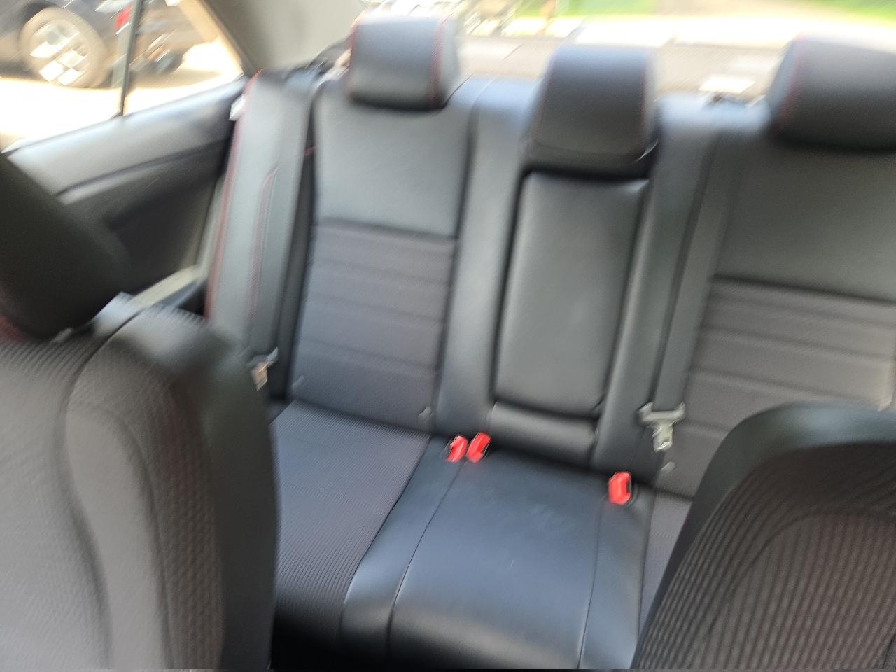 Toyota Camry 4dr Sdn I4 Auto XLE (Natl) 2016