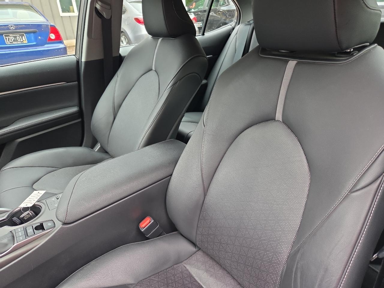 Toyota Camry XSE Auto AWD (Natl) 2021