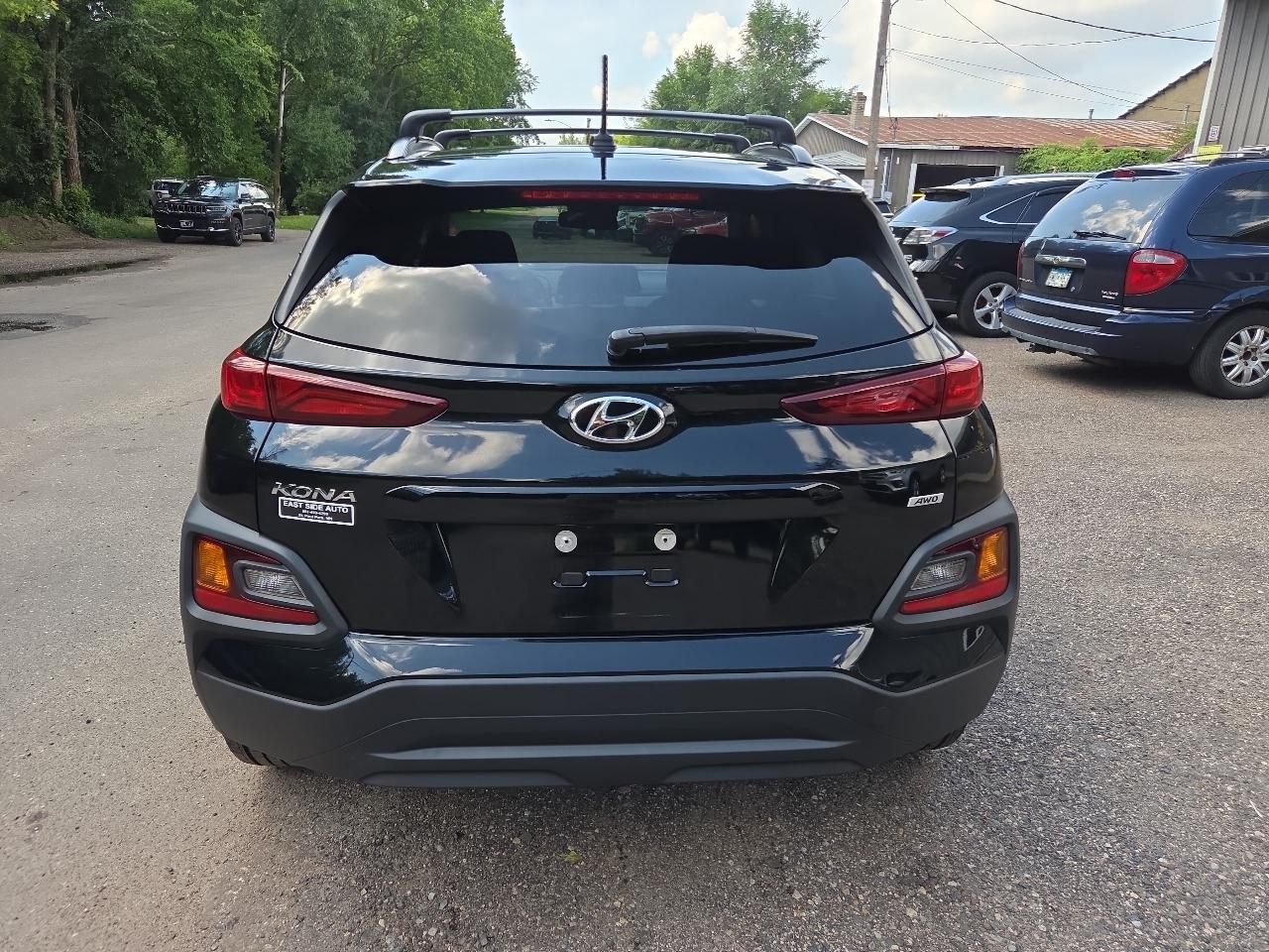 Hyundai Kona SEL Auto AWD 2021