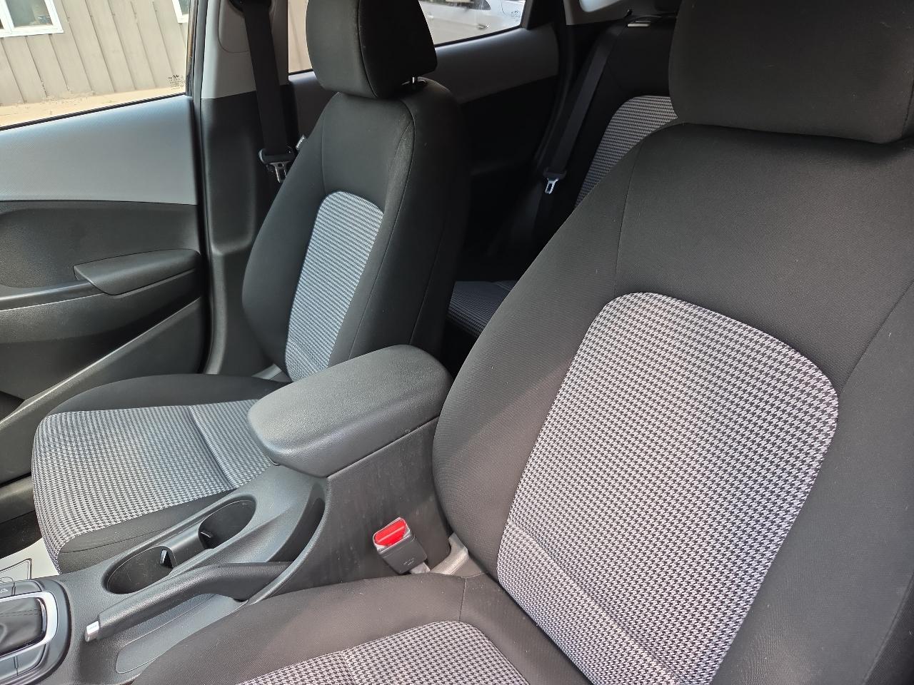 Hyundai Kona SEL Auto AWD 2021