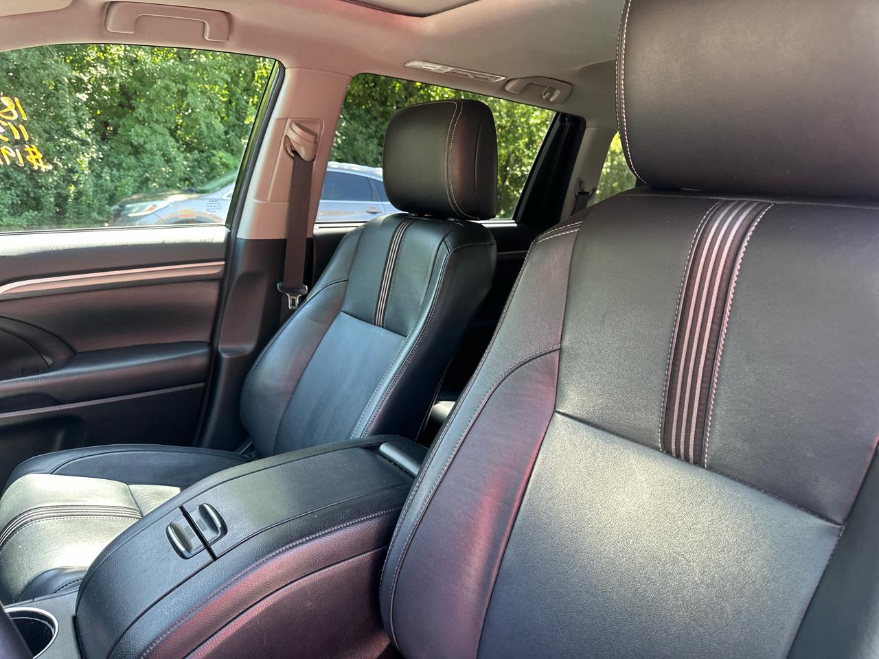 Toyota Highlander SE V6 AWD (Natl) 2018