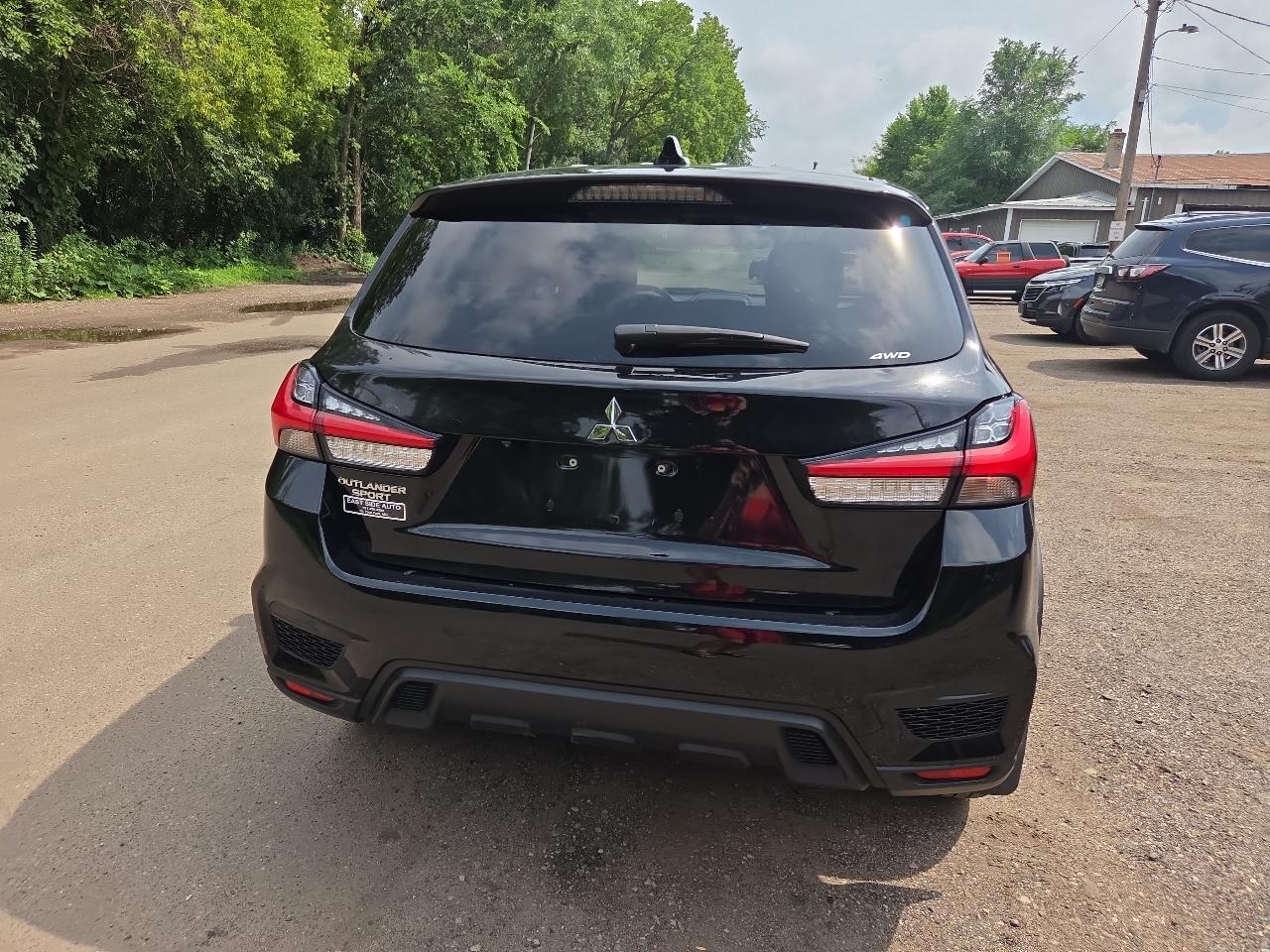 Mitsubishi Outlander Sport ES 2.0 AWC CVT 2021