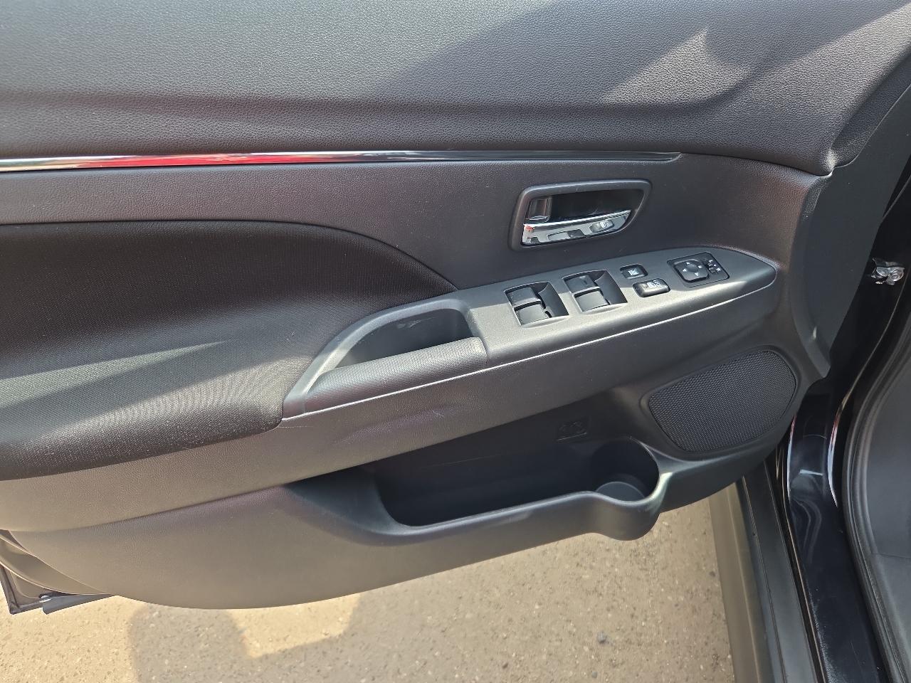 Mitsubishi Outlander Sport ES 2.0 AWC CVT 2021