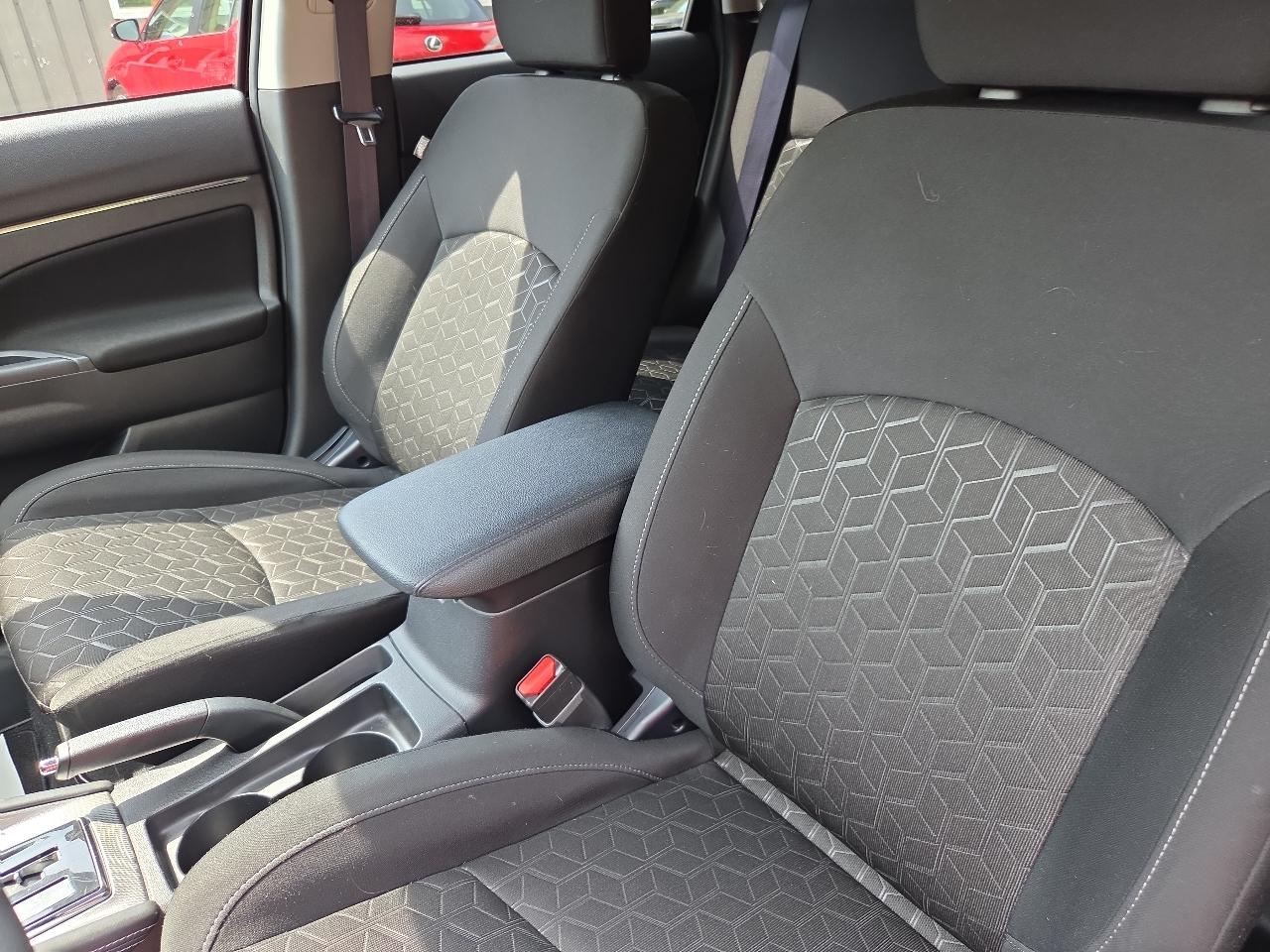 Mitsubishi Outlander Sport ES 2.0 AWC CVT 2021
