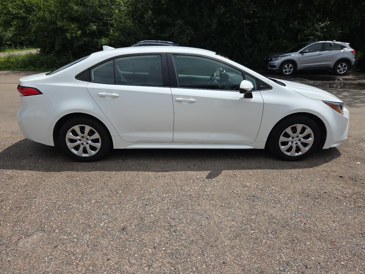 Toyota Corolla LE CVT (Natl) 2024
