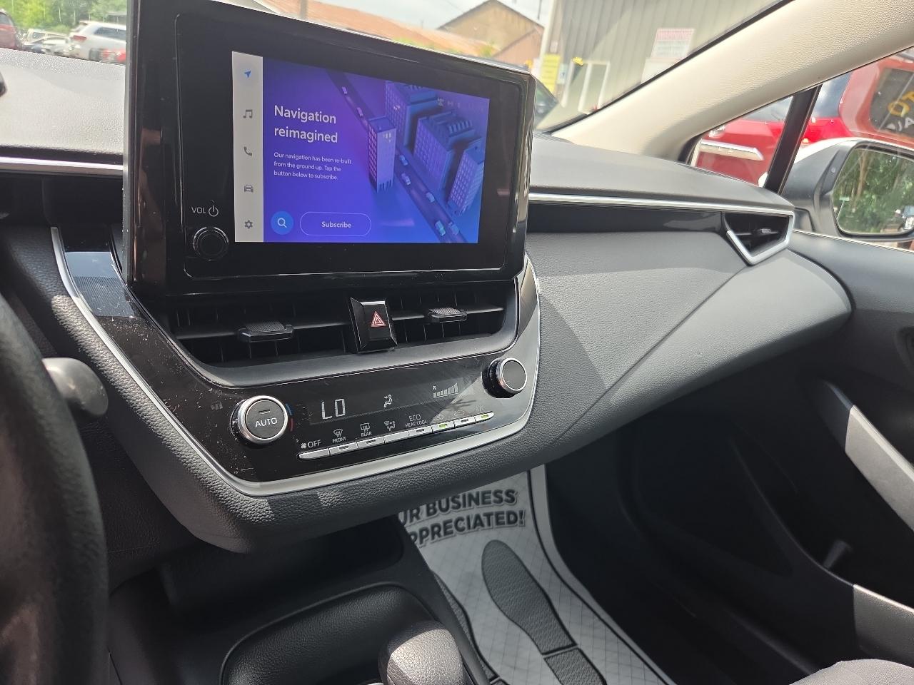 Toyota Corolla LE CVT (Natl) 2024