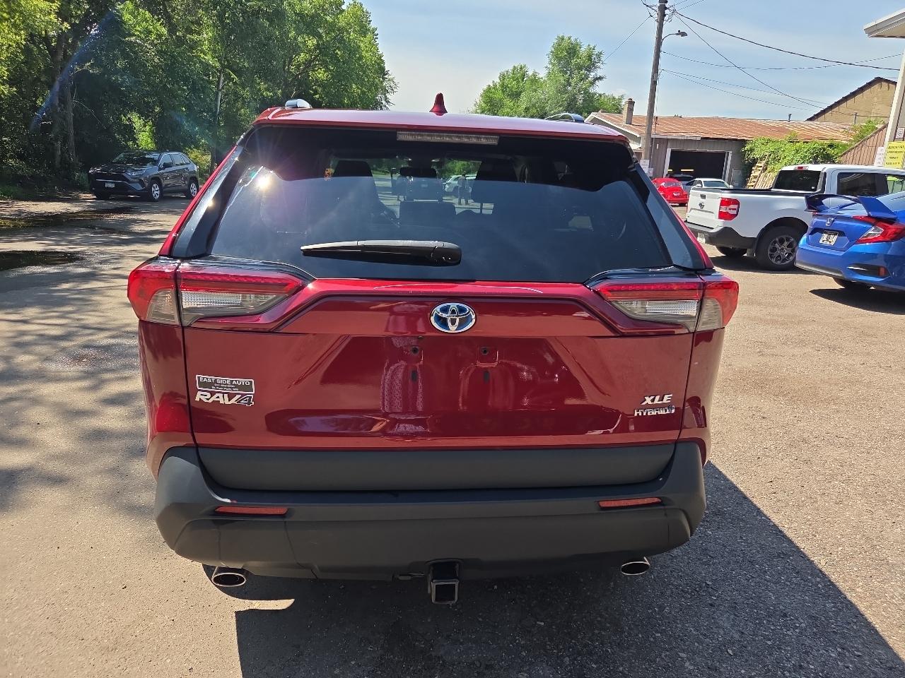 Toyota RAV4 Hybrid XLE Premium AWD (Natl) 2022