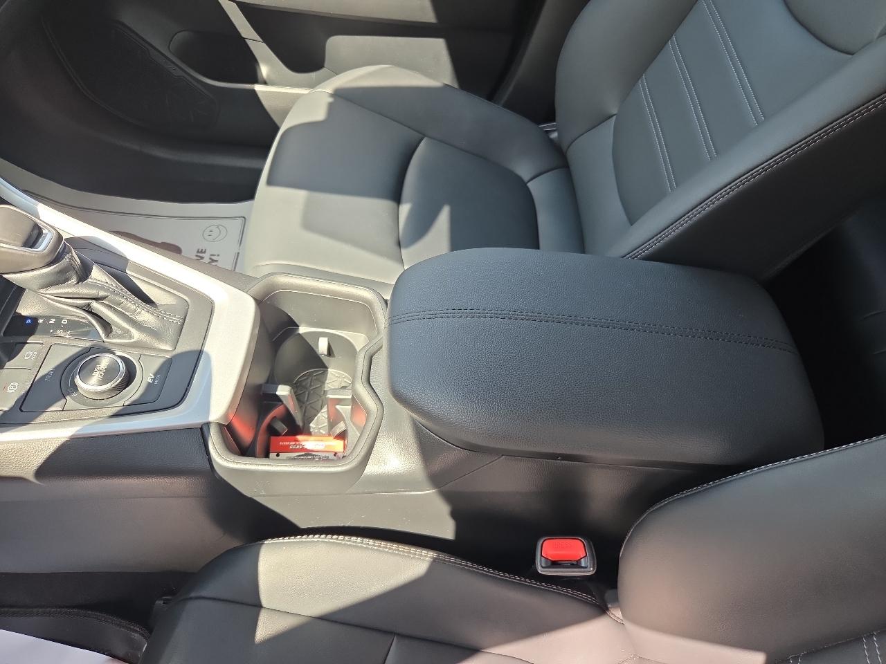 Toyota RAV4 Hybrid XLE Premium AWD (Natl) 2022